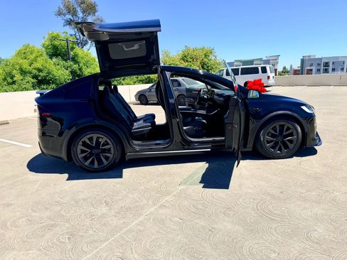 Used 2024 Tesla Model X AWD/4WD image 36