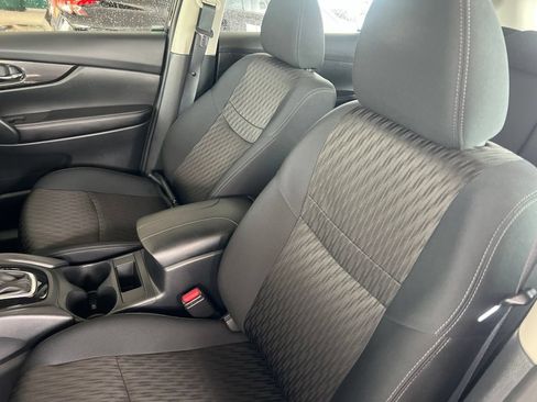 Used 2018 Nissan Rogue S AWD/4WD image 5