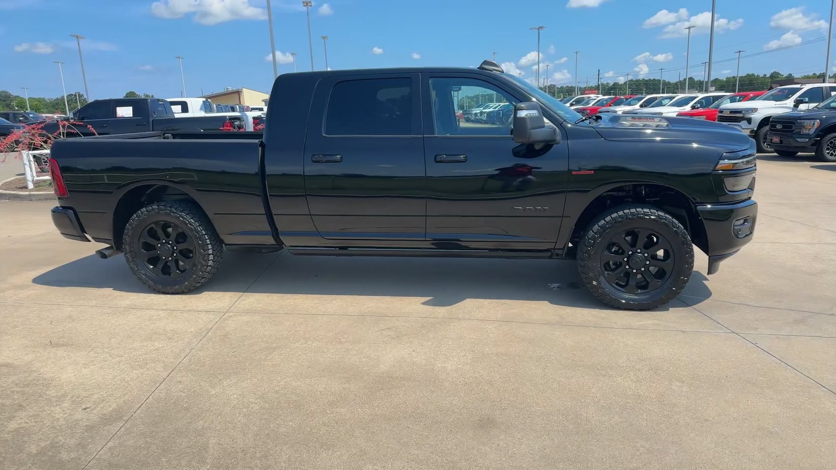 Used 2025 RAM 2500 Laramie AWD/4WD image 8