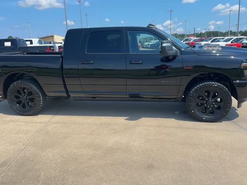 Used 2025 RAM 2500 Laramie AWD/4WD image 8