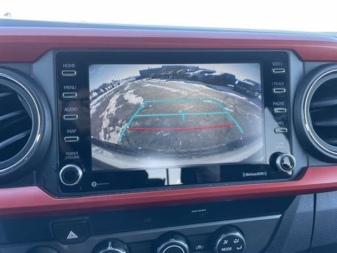 Used 2020 Toyota Tacoma TRD Off-Road image 17
