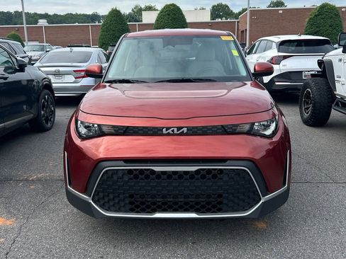 Certified 2023 Kia Soul LX w/ LX Technology Package FWD image 8
