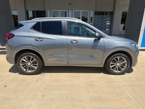 Used 2022 Buick Encore GX Select w/ Sport Touring Package FWD image 8
