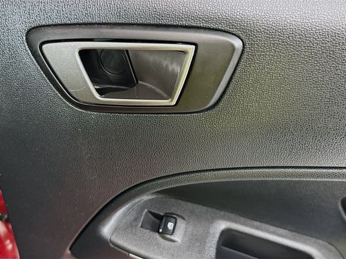 Used 2020 Ford EcoSport SE FWD image 30