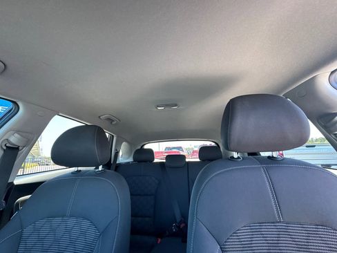 Used 2022 Kia Niro LX image 31