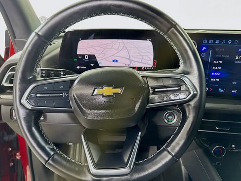 Used 2024 Chevrolet Traverse LT FWD image 18