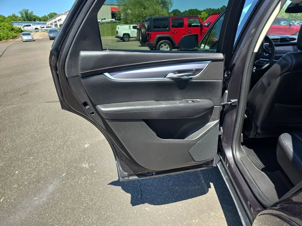 Used 2017 Cadillac XT5 Luxury FWD image 45