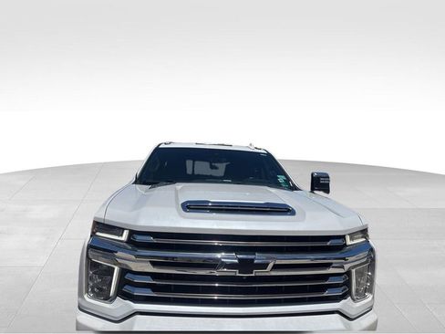Used 2022 Chevrolet Silverado 2500 High Country w/ Z71 Off-Road Package AWD/4WD image 3