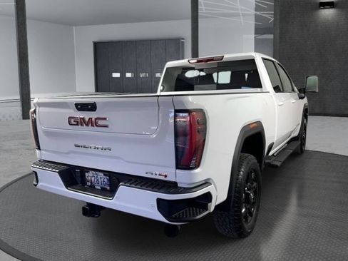 Used 2024 GMC Sierra 2500 AT4 w/ AT4 Preferred Package AWD/4WD image 3