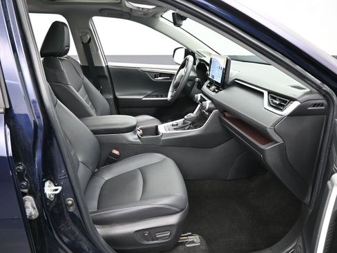 Used 2023 Toyota RAV4 Limited image 41