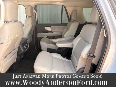 Used 2025 Ford Expedition Active AWD/4WD image 10