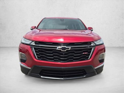 Used 2023 Chevrolet Traverse RS FWD image 2