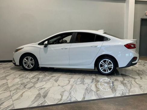 Used 2017 Chevrolet Cruze LT w/ RS Package image 10