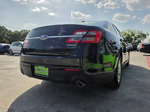 Used 2013 Ford Taurus SE FWD image 12