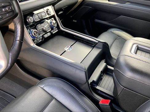 Used 2021 GMC Yukon Denali w/ Denali Ultimate Package image 17