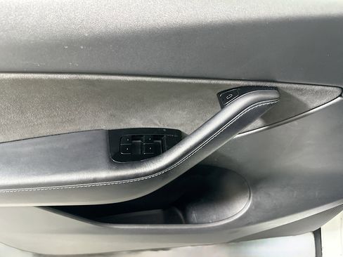 Used 2020 Tesla Model Y Long Range image 15