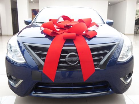 Used 2018 Nissan Versa SV w/ SV Special Edition Package image 4