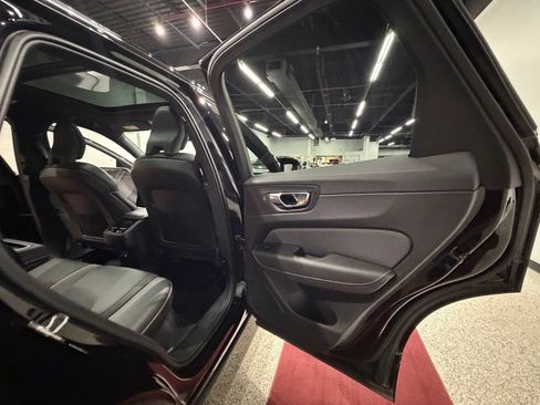 Used 2020 Volvo XC60 T5 R-Design w/ Protection Package Premier FWD image 30