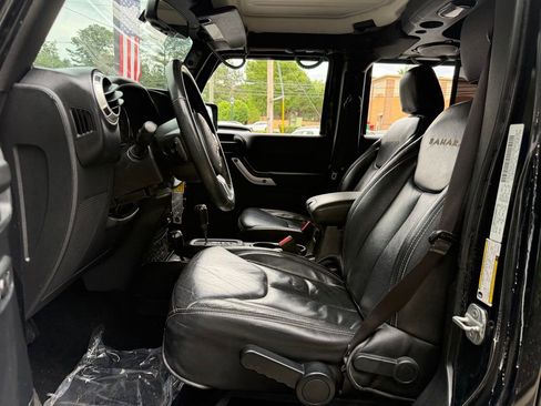 Used 2013 Jeep Wrangler Unlimited Sahara w/ Connectivity Group AWD/4WD image 26