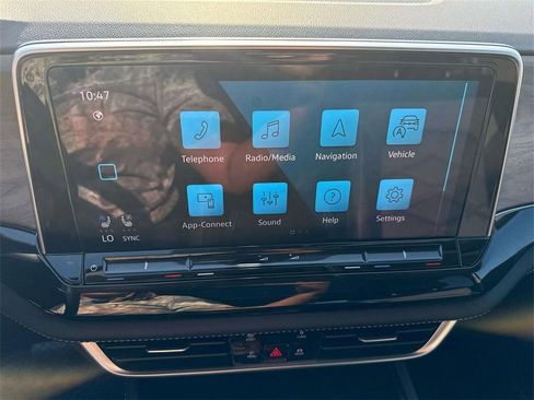 New 2026 Volkswagen Atlas SE FWD image 19