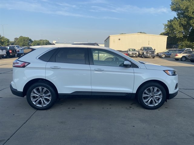 Used 2024 Ford Edge Titanium AWD/4WD image 8