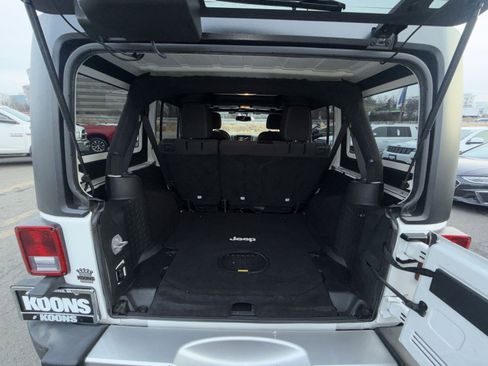 Used 2017 Jeep Wrangler Unlimited Sahara w/ Dual Top Group image 23