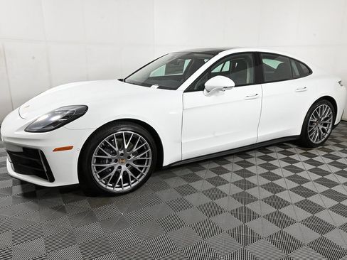 New 2025 Porsche Panamera 4 image 2