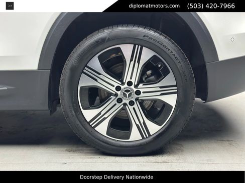 Used 2024 Mercedes-Benz EQB 300 4MATIC image 38