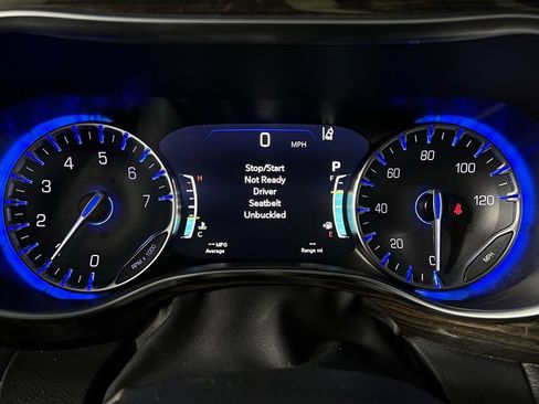 Certified 2024 Chrysler Pacifica Limited image 15