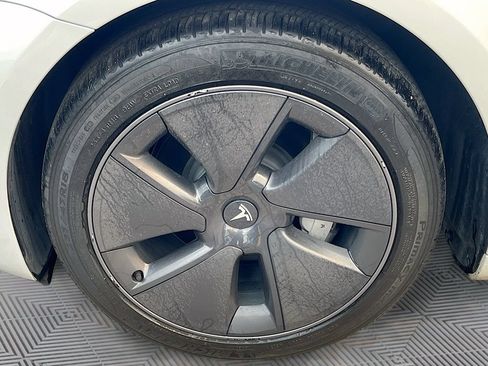Used 2023 Tesla Model 3 Standard Range RWD image 18