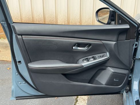 Used 2025 Nissan Sentra SR w/ SR Premium Package FWD image 36