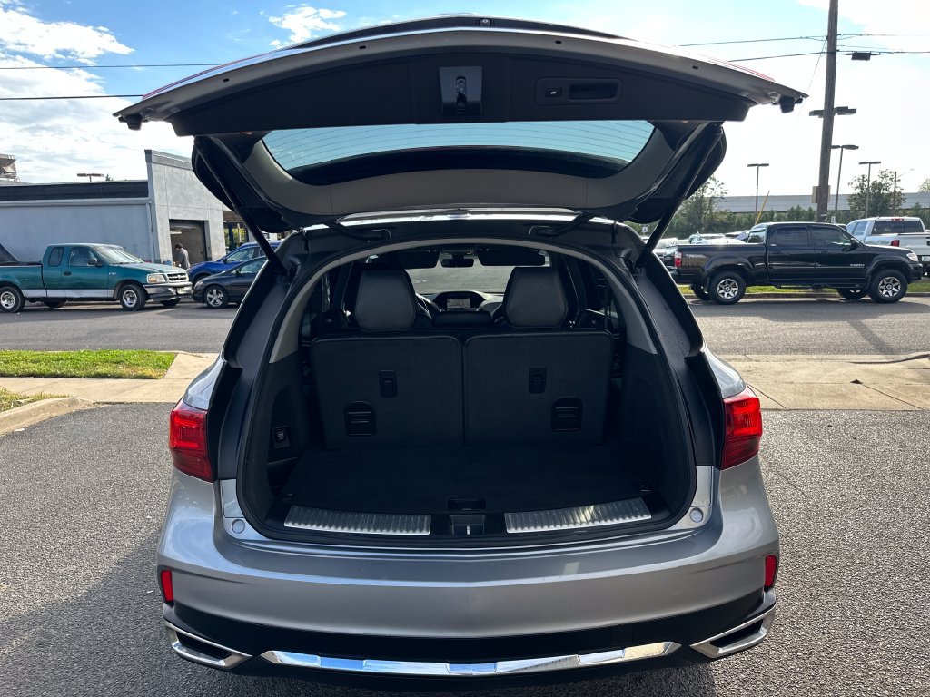 Used 2017 Acura MDX w/ Technology Package AWD/4WD image 18