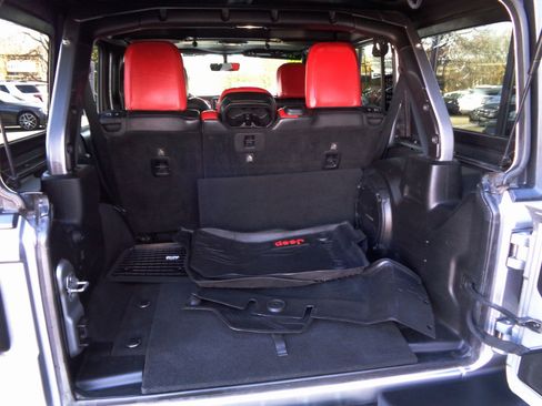 Used 2018 Jeep Wrangler Unlimited Rubicon image 18