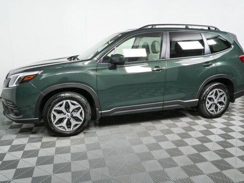 Used 2024 Subaru Forester Premium AWD/4WD image 31