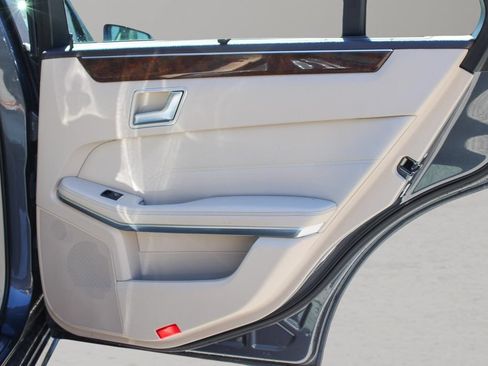 Used 2016 Mercedes-Benz E 350 4MATIC Wagon image 29