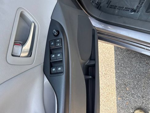 Used 2020 Toyota Sienna LE FWD image 11