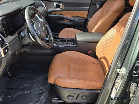 Certified 2022 Kia Sorento SX Prestige w/ Rust Color Package image 11