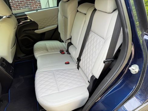 Used 2023 Mitsubishi Outlander SEL AWD/4WD image 46