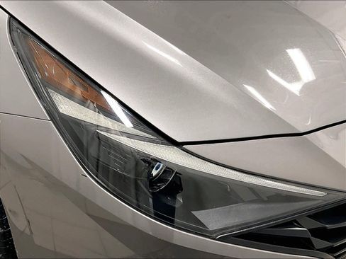Used 2023 Hyundai Elantra SEL w/ Convenience Package image 32