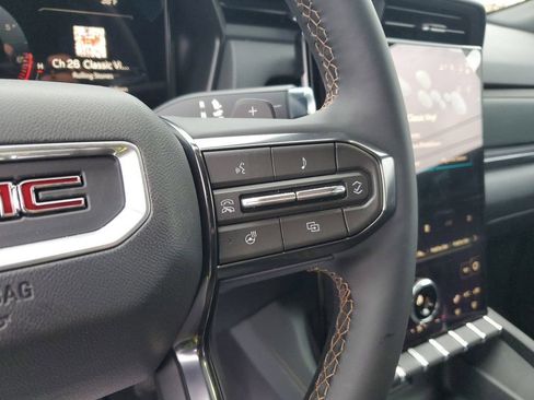 New 2026 GMC Terrain AT4 w/ LPO, Black Badging Package AWD/4WD image 28