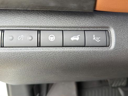 New 2026 Nissan Pathfinder Platinum AWD/4WD image 24