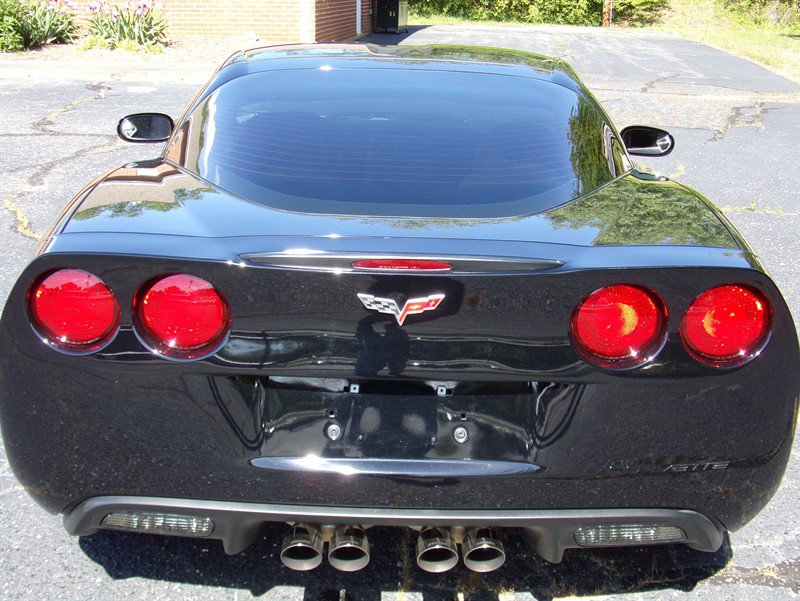 Used 2005 Chevrolet Corvette Coupe w/ Preferred Equipment Group RWD image 9