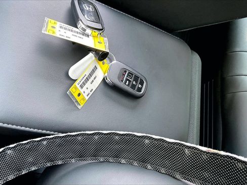 Used 2025 Honda Accord Sport image 32