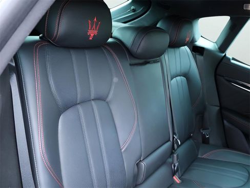 Used 2024 Maserati Levante GT Ultima image 14