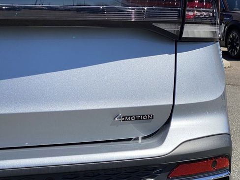 New 2026 Volkswagen Taos SE AWD/4WD image 21