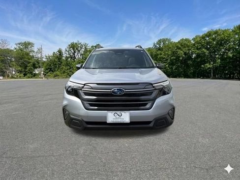 Used 2025 Subaru Forester Premium w/ Convenience Package #1 AWD/4WD image 3