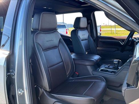 Used 2025 GMC Sierra 1500 Denali AWD/4WD image 7