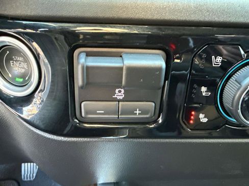 Used 2023 Chevrolet Silverado 1500 High Country w/ Technology Package image 22