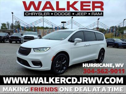 Certified 2021 Chrysler Pacifica Touring w/ Cold Weather Group
