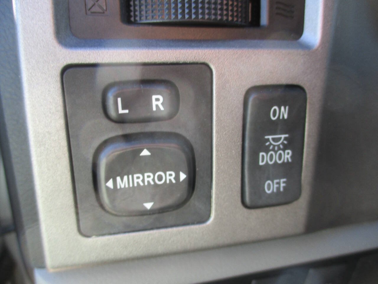 Used 2011 Toyota Tundra 4x4 Double Cab w/ Tow Pkg image 22